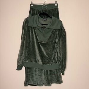 SUMMERSALT The Plush Retro Half Zip Up Atheleisure Track Suit in Olive